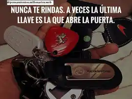 nunca_te_rindas_a_veces_la_ultima_llave_es_la_que_abre_la_puerta